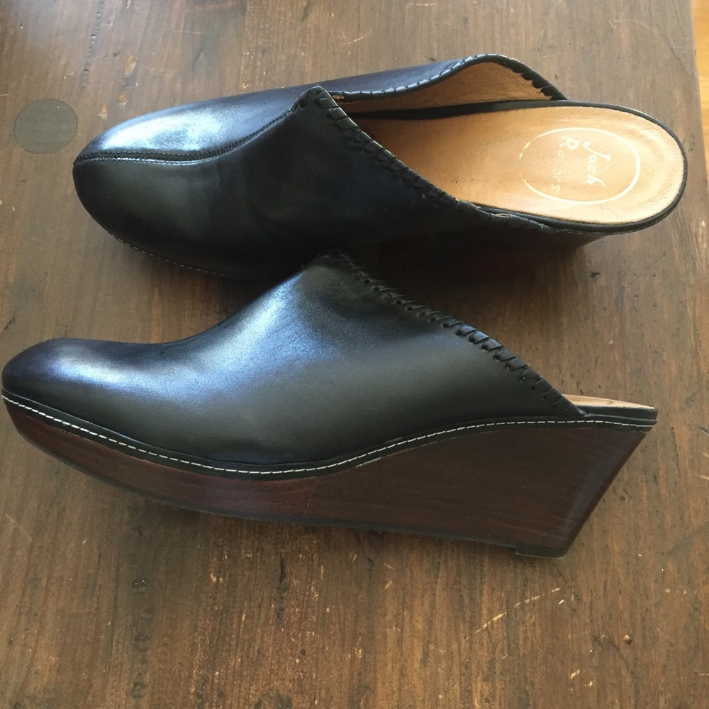 Jack Rogers wedged mule
